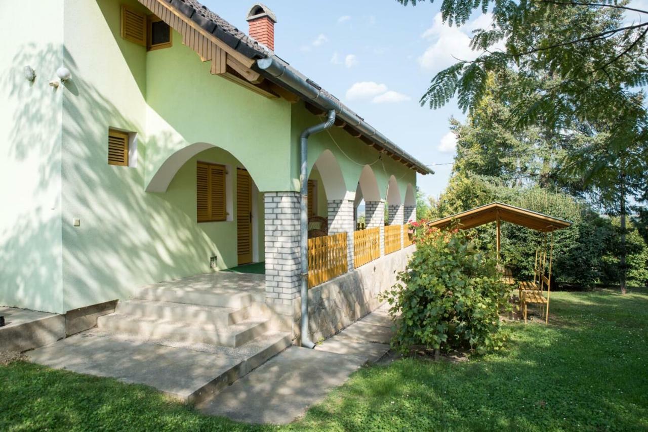 Appartement Kaman Pince à Alsópáhok Extérieur photo